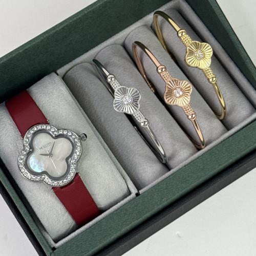 طقم نسائي فان كـ - 669