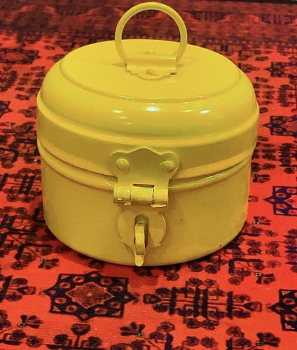 مستكة فل وزن صافي 180 جرام العدد 150 حبه في العلبة