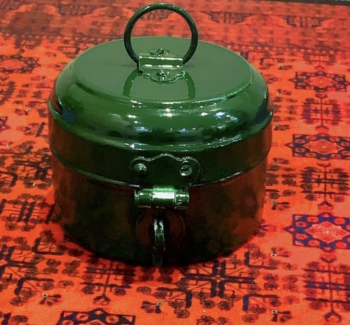 مستكة هيل وزن صافي 180 جرام العدد 150 حبه في العلب...