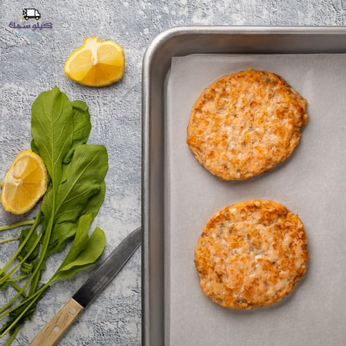 سالمون برجر بالجبن و الهالبينو - Salmon burger wit...