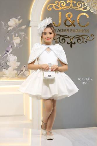 فستان "الماسة الصغيرة" الأبيض القصير مع كاب مزين ب...