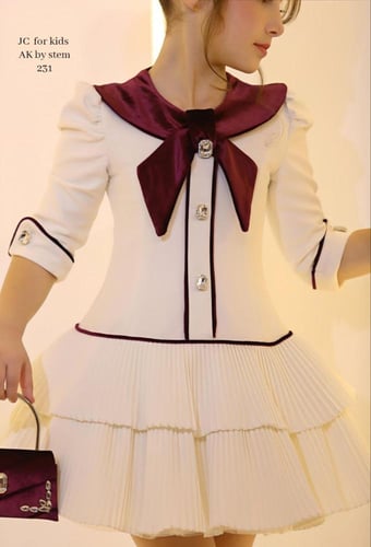 فستان "أريستو" الملكي للأطفال - أبيض كريمي بلمسات...