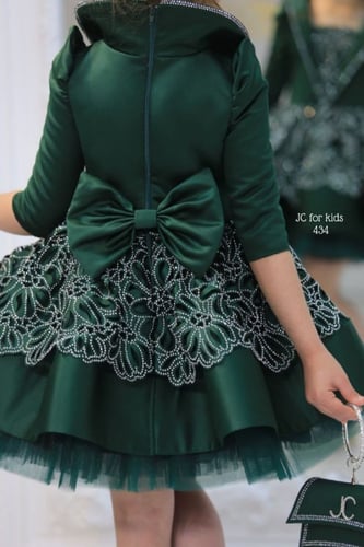 فستان أخضر زيتي فخم وجميل + حقيبة + اكسيسوار الشعر