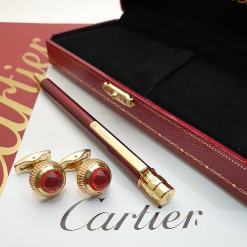قلم ماركة كارتير احمر مع الكبك