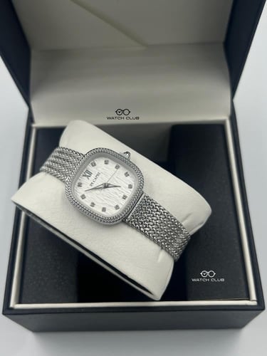 ساعة دي كابري فضي وابيض