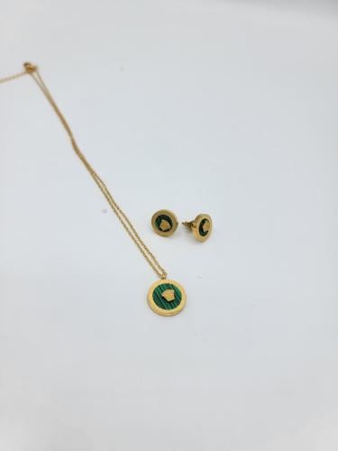 سلسة أنيقة لون ذهبي