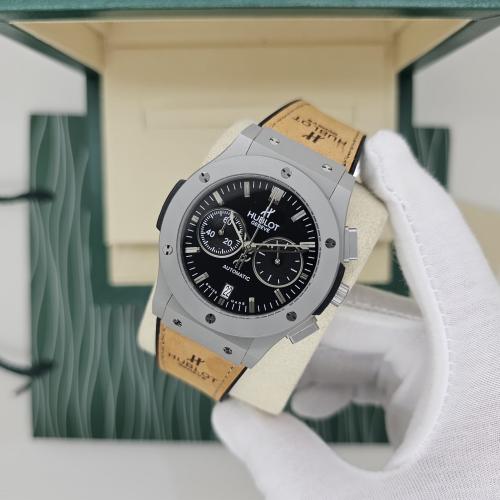 هوبلوت موديل بيق بانق لون جملي واسود