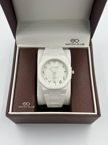 ساعة دي كابري بأرقام عربية لون ابيض