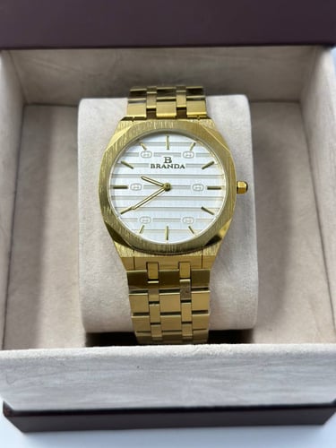 ساعة براندا تصميم قوتشي ذهبي مينا غامق