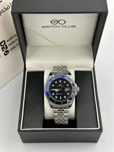 ساعة واتش كلوب فضي اطار ازرق واسود