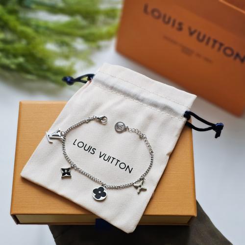 سلسة أنيقة من لويس فيتون لون فضي