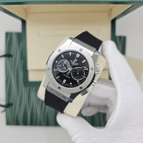 هوبلوت موديل بيق بانق لون فضي واسود