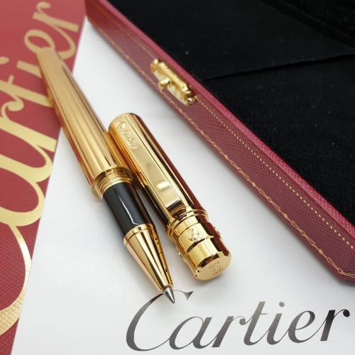 قلم ماركة كارتير ذهبي وأسود