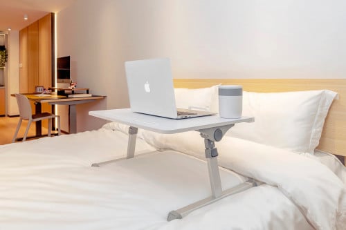 طاولة امتنان الذكية للكتاب والأجهزة