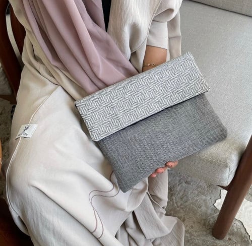 باوتش رمادي