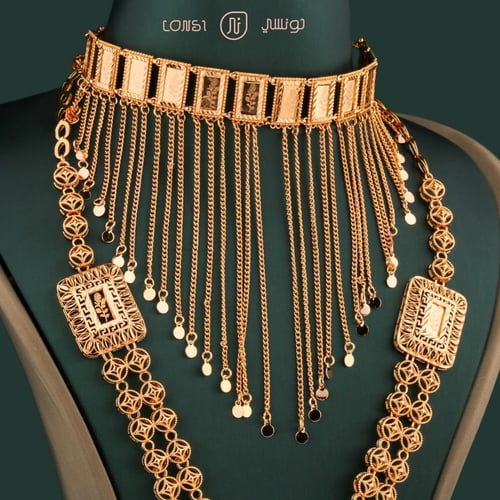 كولكشن كبير مطلي بالذهب