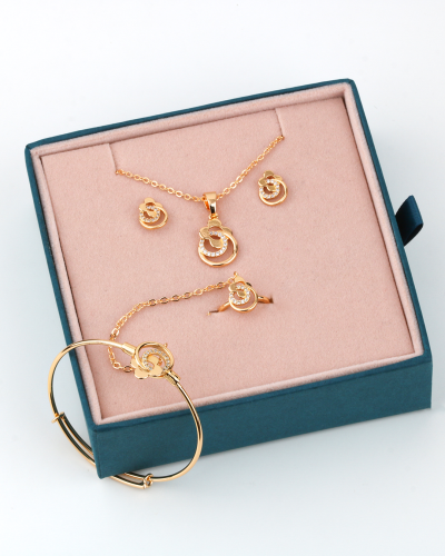 طقم أطفال ملون مطلي