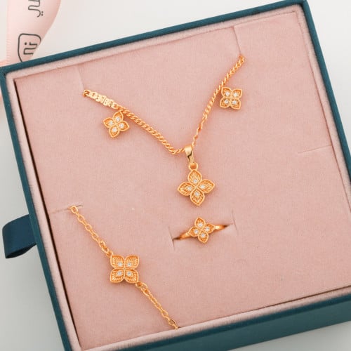 طقم بناتي تصميم ذهب 2