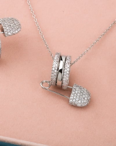 طقم مميز ناعم مشبك ( الهبه )