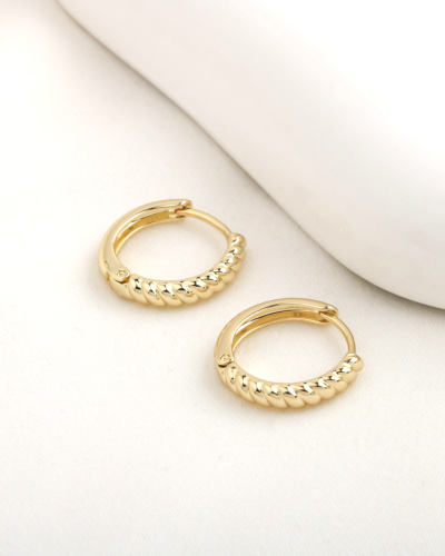 حلق مطلي بتصميم مختلف