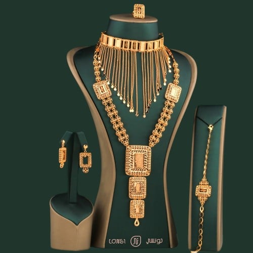 كولكشن كبير مطلي بالذهب