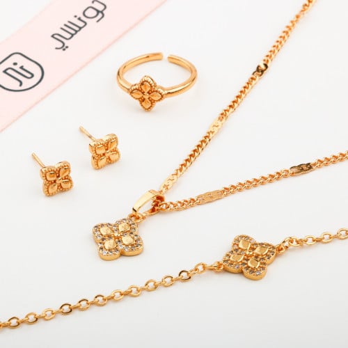 طقم بناتي تصميم عالمي