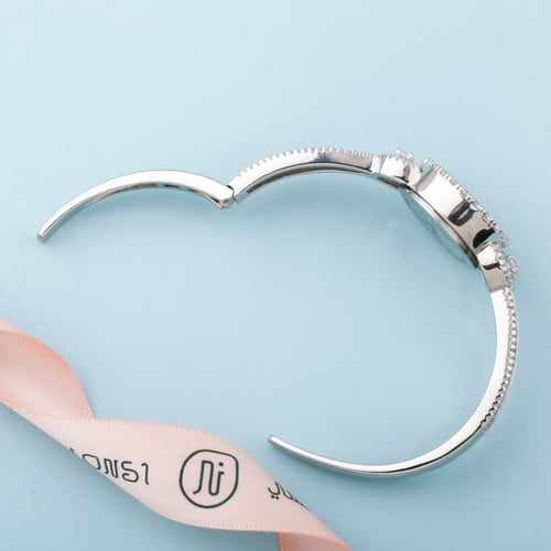 ساعة نسائية مصاغة من الفضة عيار 925