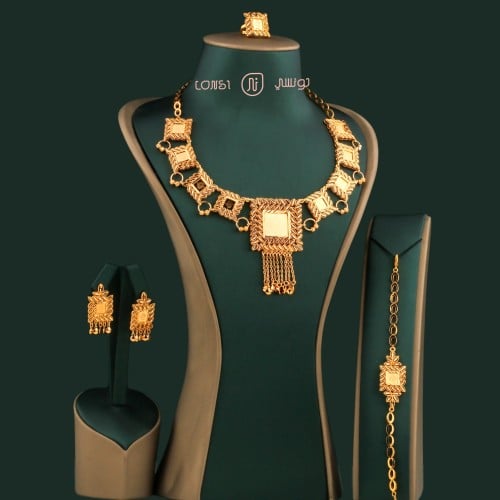 طقم مطلي ذهبي سبايك