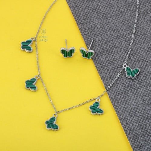 نص طقم فضي أنيق