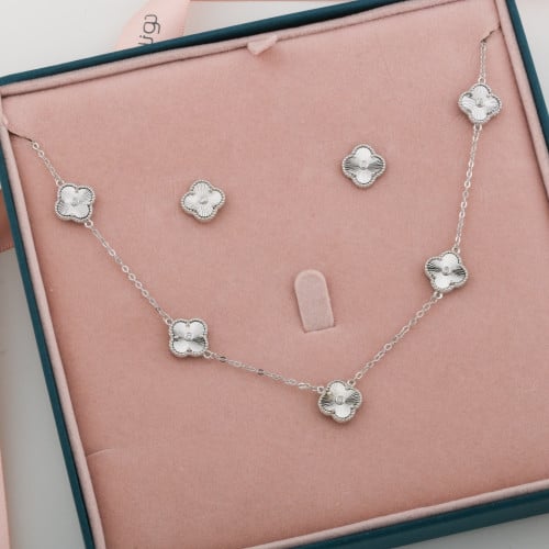 نص طقم مميز ناعم