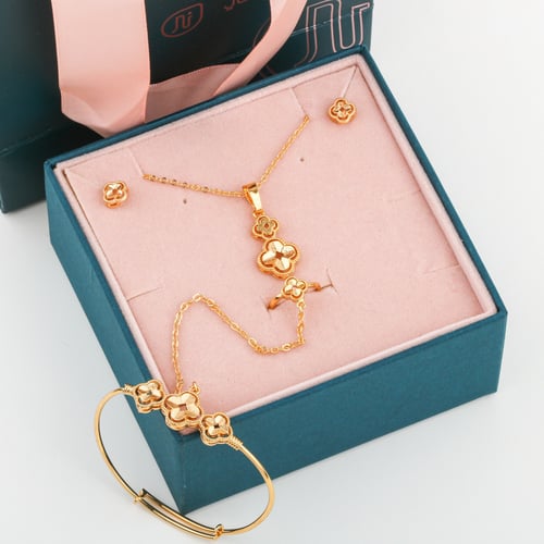 طقم أطفال تصميم عالمي