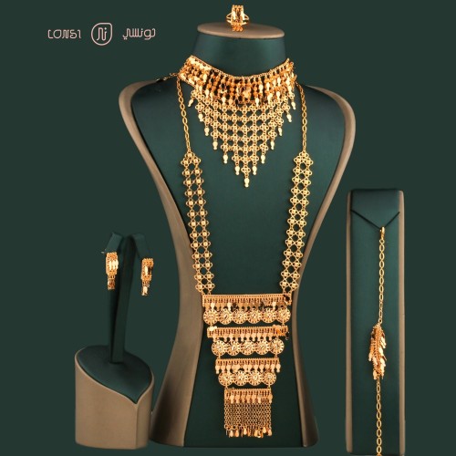 كولكشن كبير مطلي بالذهب