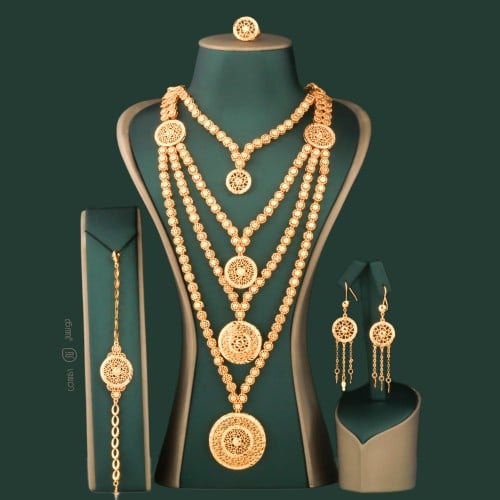 كولكشن كبير مطلي بالذهب