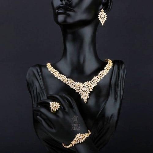 طقم فاخر للمناسبات تصميم ألماس