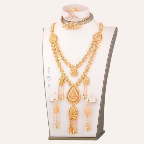 كولكشن كبير مطلي بالذهب