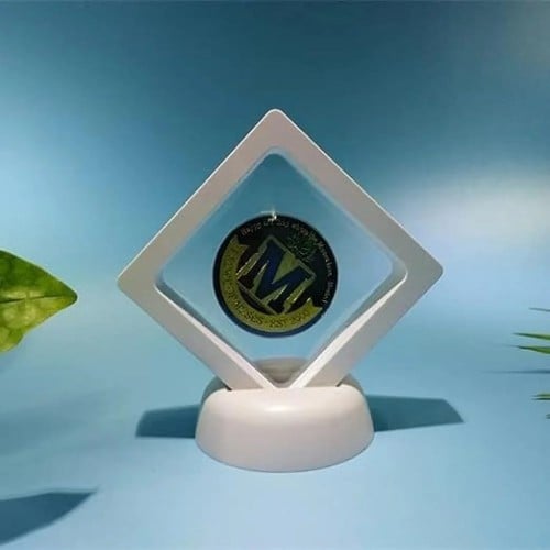 براويز حافظة شفافة 11*11 بقاعدة بعدة الوان