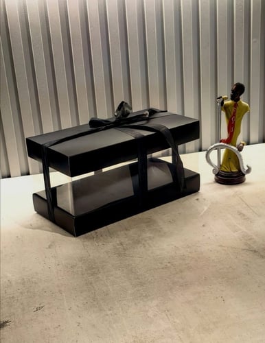 بوكسات شفاف بشريط