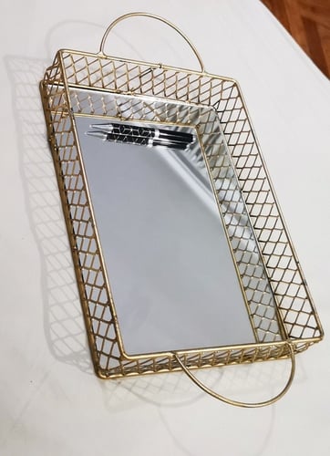 صواني ذهبيه