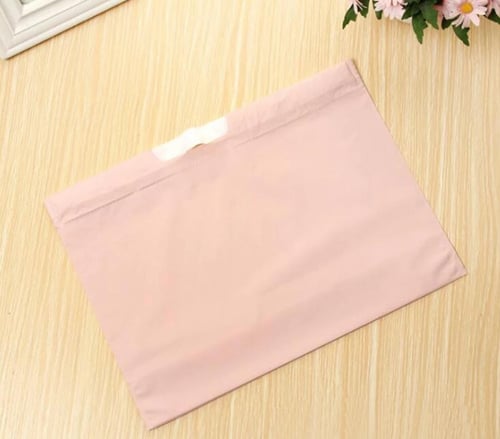 أكياس فاخره بيد