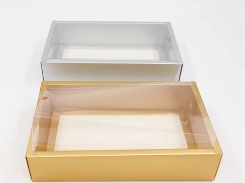 علب بغطاء شفاف