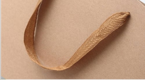 اكياس ورقيه بمقاسات متنوعه