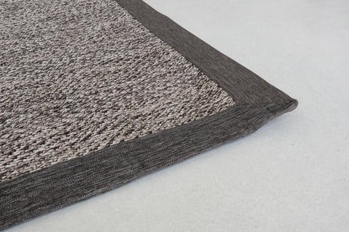 سجاد سادة بإطار