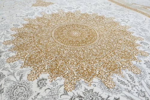 سجادة ايرانية بيضاء