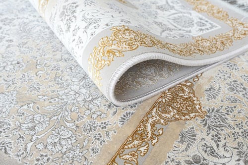 سجاد إيراني كلاسيك بلمسة تراثية