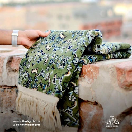سجادة الروضة الشريفة سادة اخضر