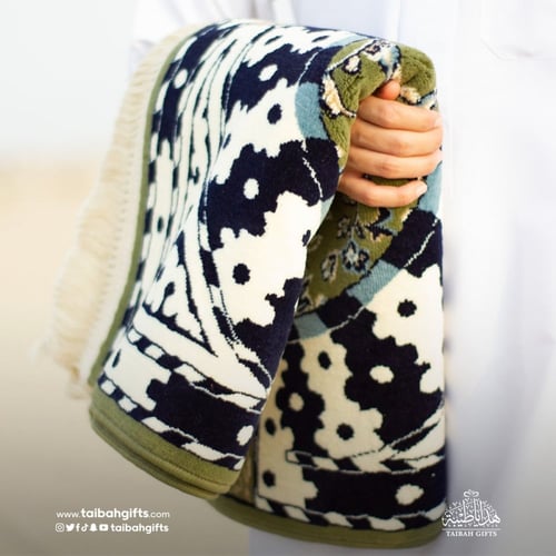 سجادة الروضة الجديدة الفاخرة