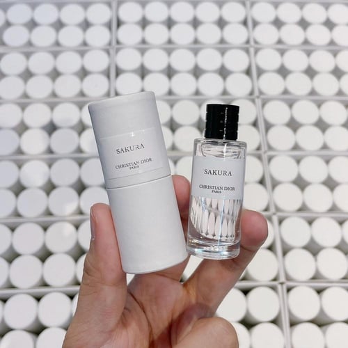 ديور ساكورا 7.5مل الحصري Sakura Dior