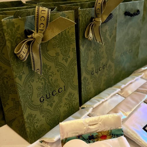 مرايا قوتشي قلب سكري مع حافظة قماشية - اضافة كيس ق...