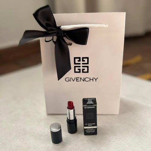 10 توزيعات من روج جيفنشي صغير لون احمر أصلي (الكيس...