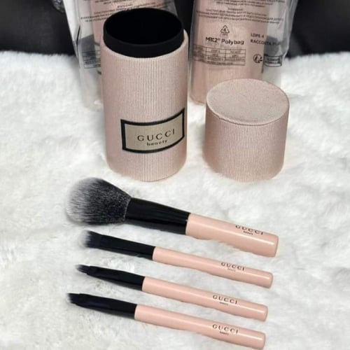Gucci set of makeup Brushes & mini pouch